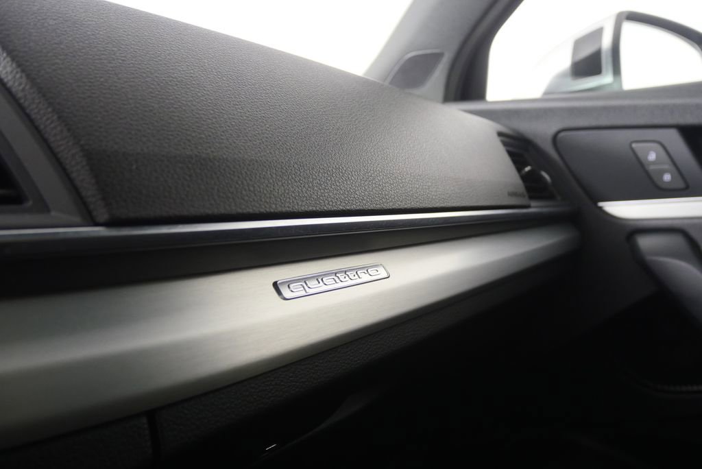 Used 2018 Audi SQ5 Premium Plus w/ Navigation Package AWD/4WD image 26