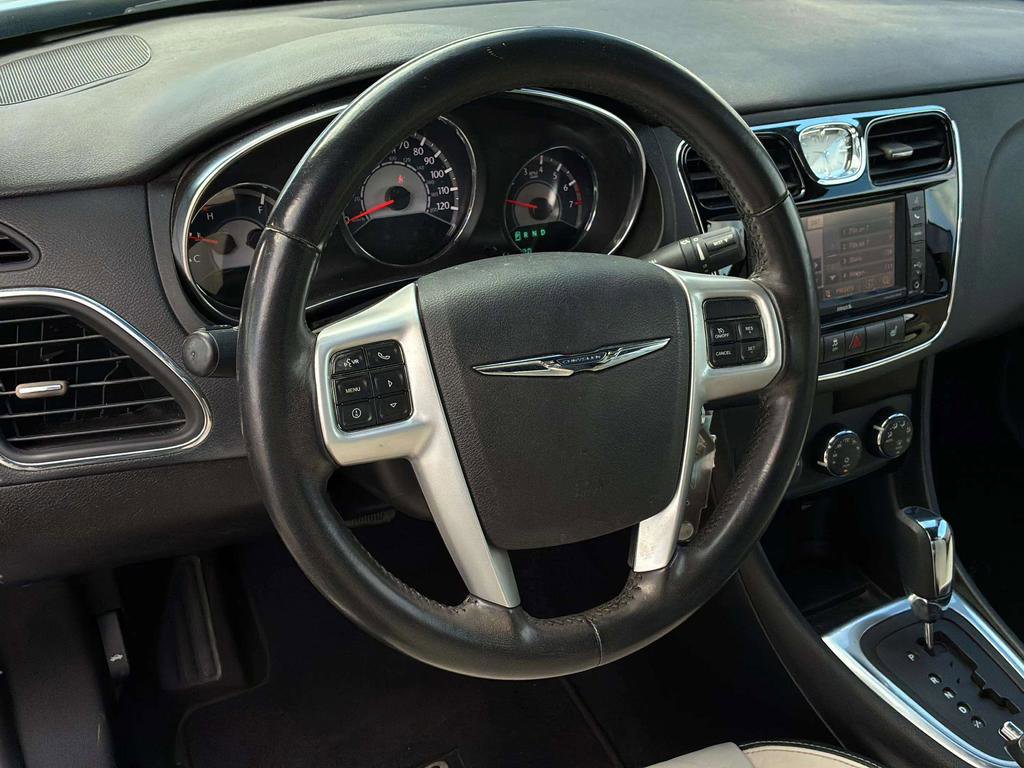 Used 2013 Chrysler 200 Limited FWD image 27