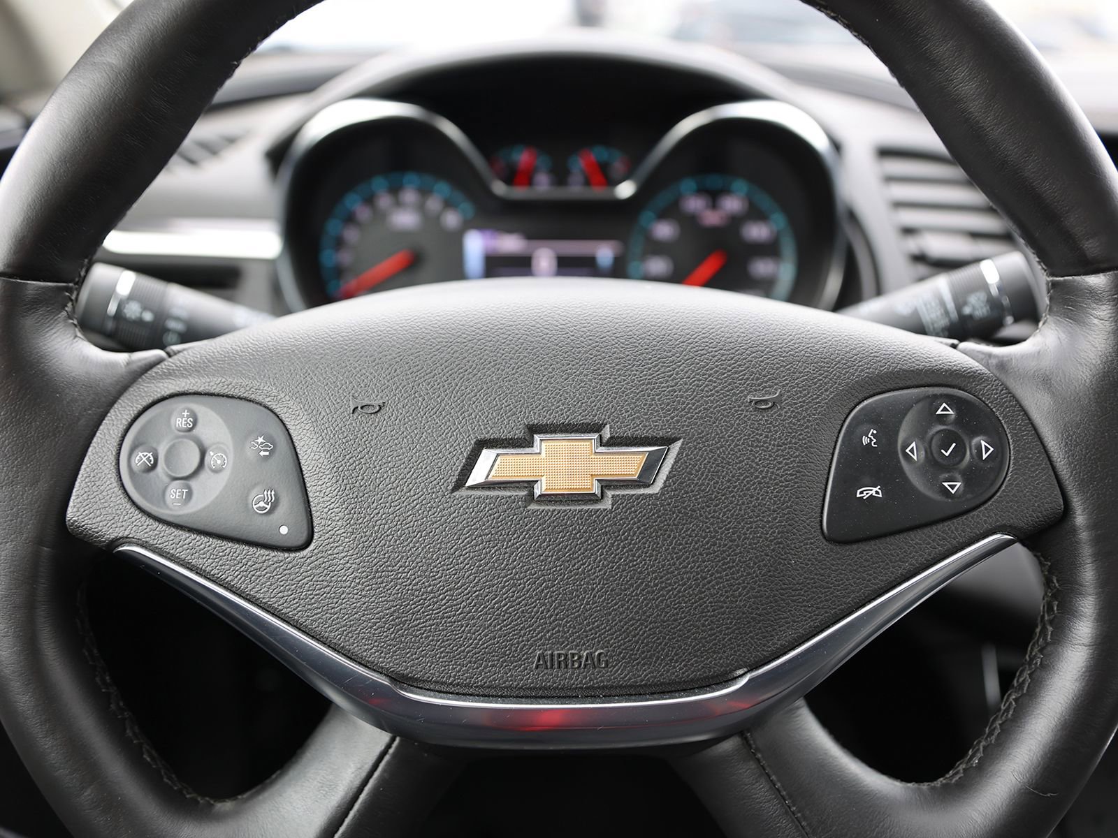 Used 2016 Chevrolet Impala LTZ w/ Enhanced Convenience Package image 38