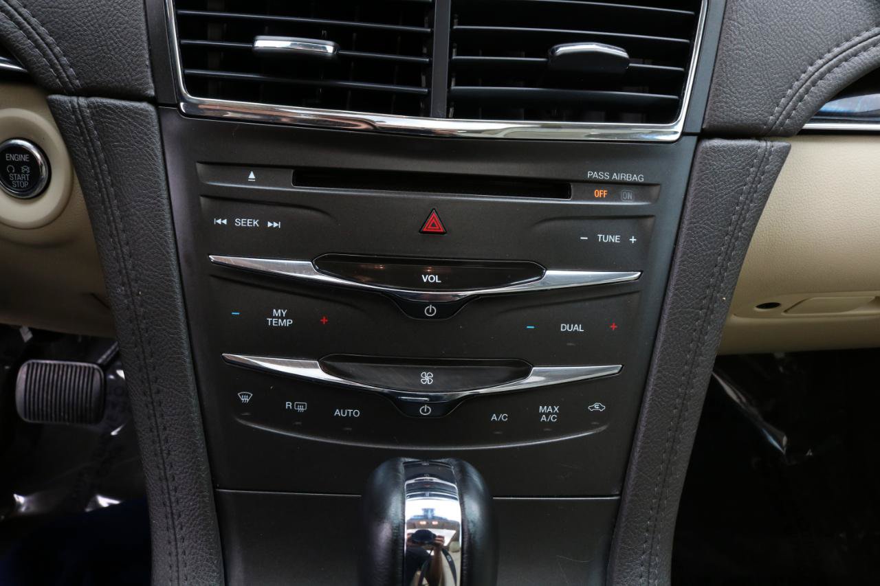 Used 2019 Lincoln MKT AWD image 34