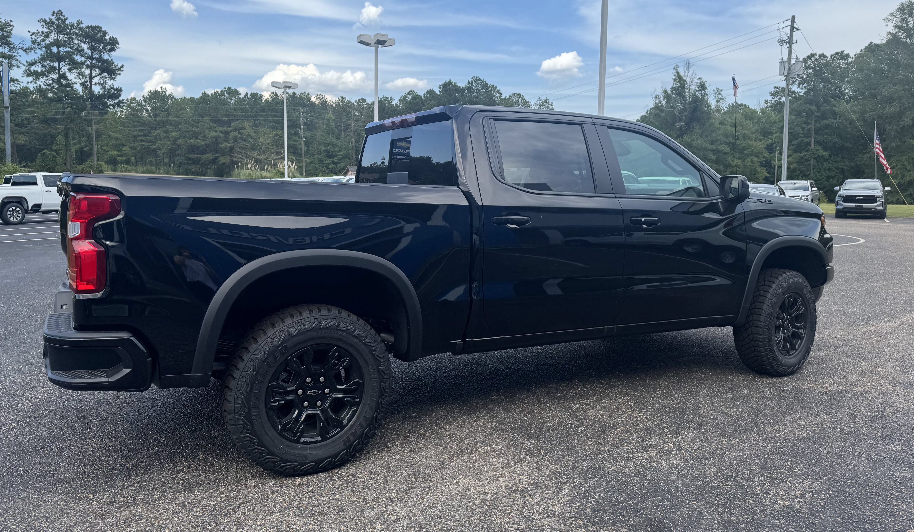 New 2026 Chevrolet Silverado 1500 ZR2 w/ Dark Appearance Package AWD/4WD image 6