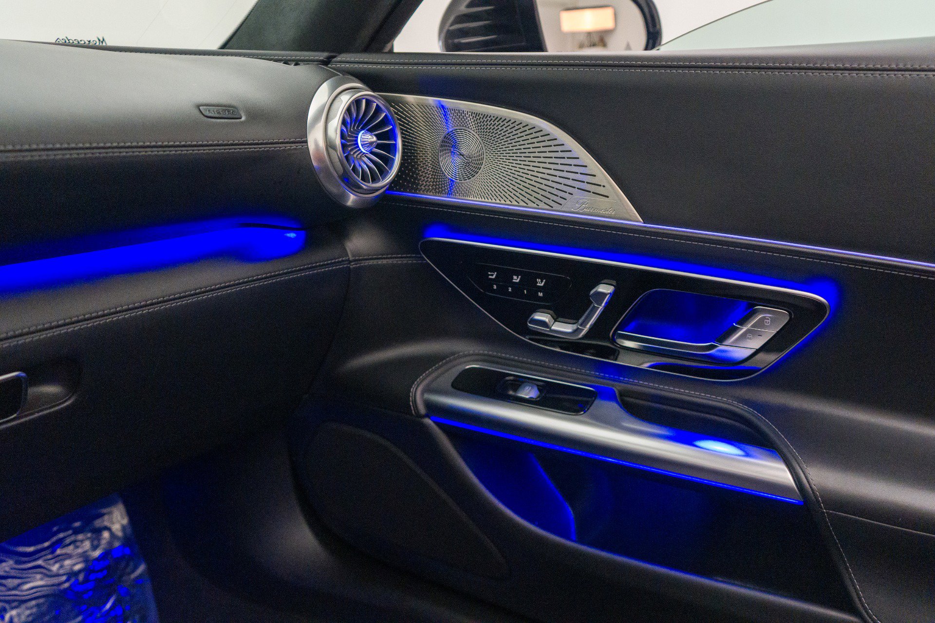 Used 2025 Mercedes-Benz SL 63 AMG S e Performance 4MATIC image 28