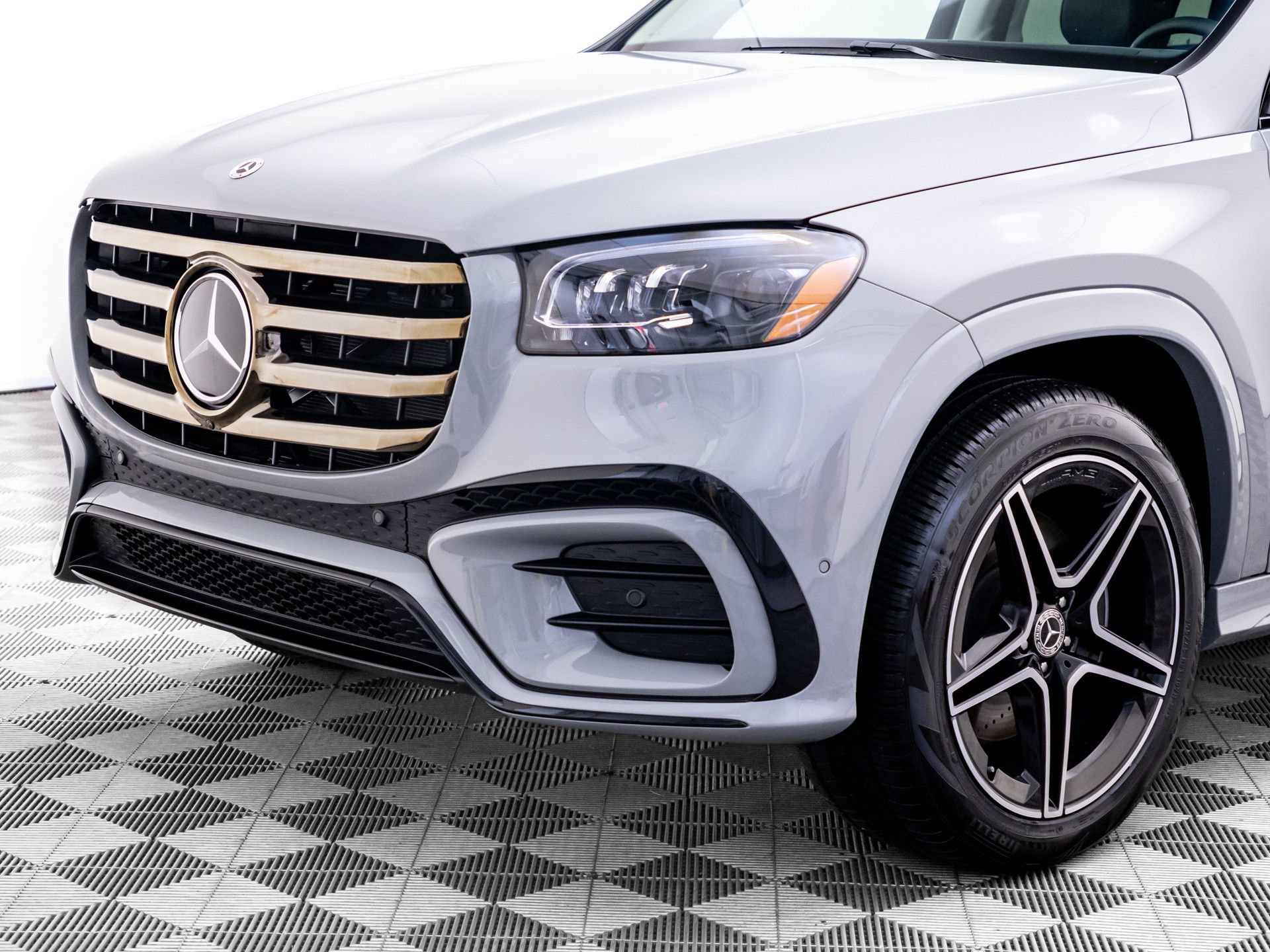 New 2026 Mercedes-Benz GLS 450 4MATIC image 39