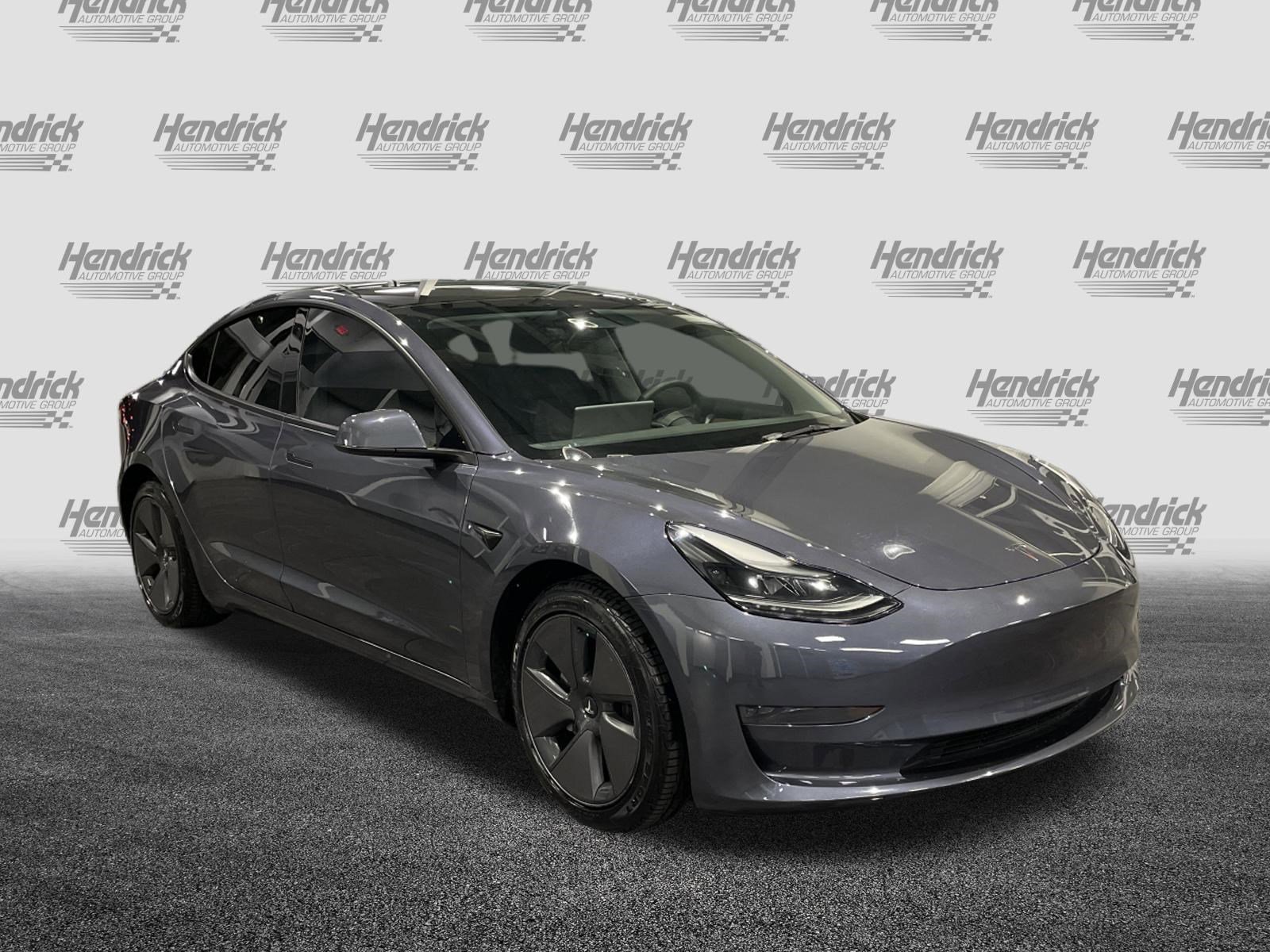 Used 2023 Tesla Model 3 Standard Range image 2