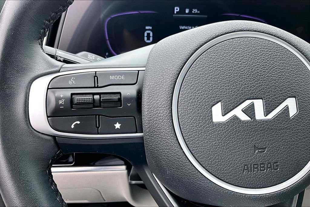 Used 2025 Kia Sportage EX w/ Premium Package FWD image 24