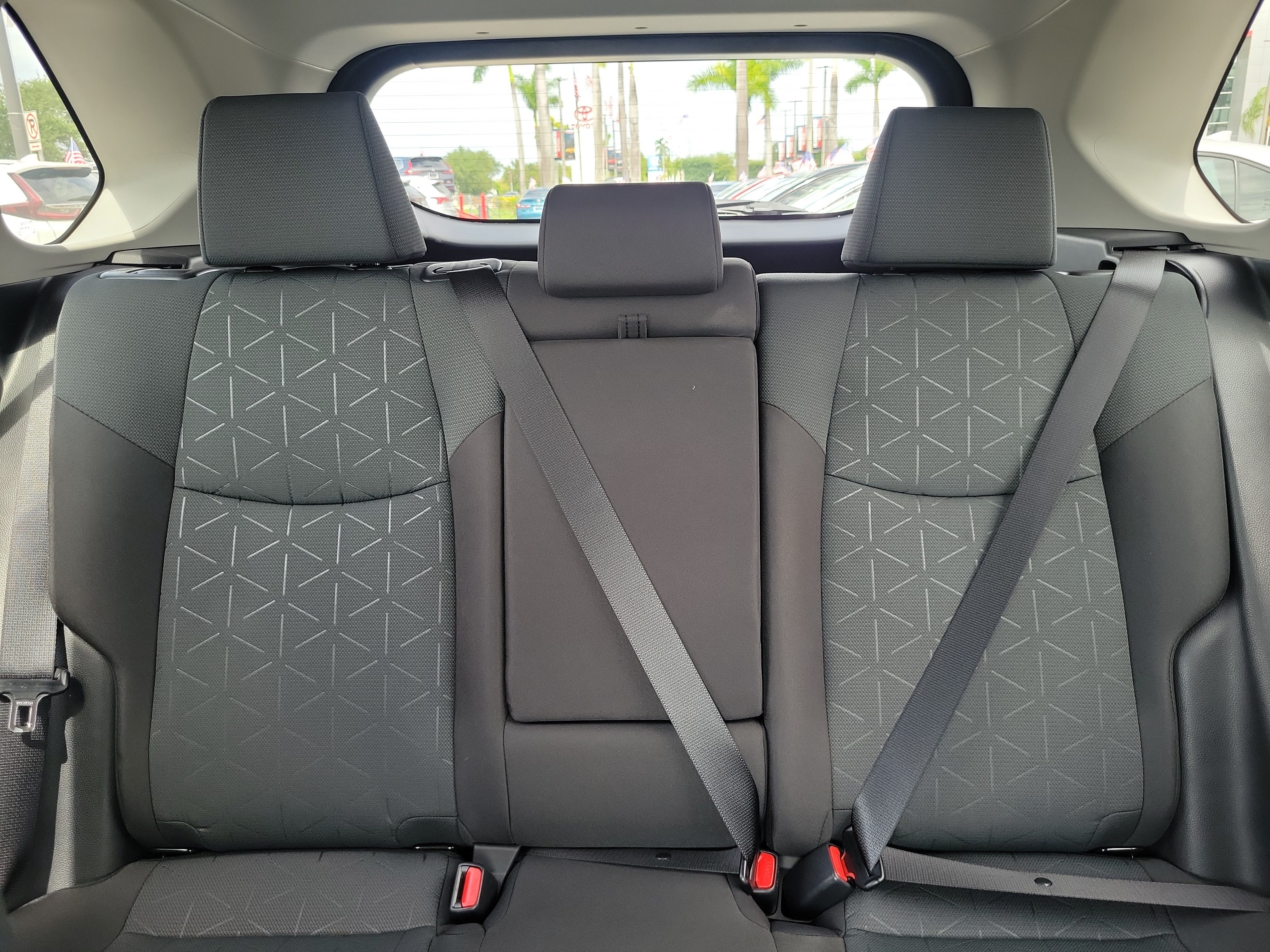 Used 2025 Toyota RAV4 XLE w/ Convenience Package FWD image 21