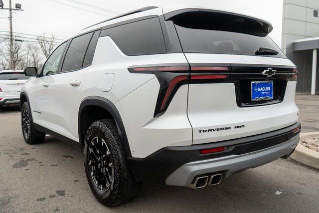 Used 2024 Chevrolet Traverse Z71 w/ Enhanced Driving Package image 8