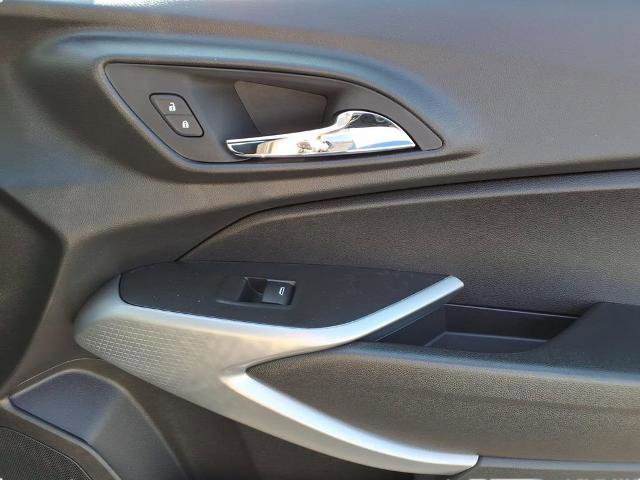 New 2026 Chevrolet Trax RS image 9