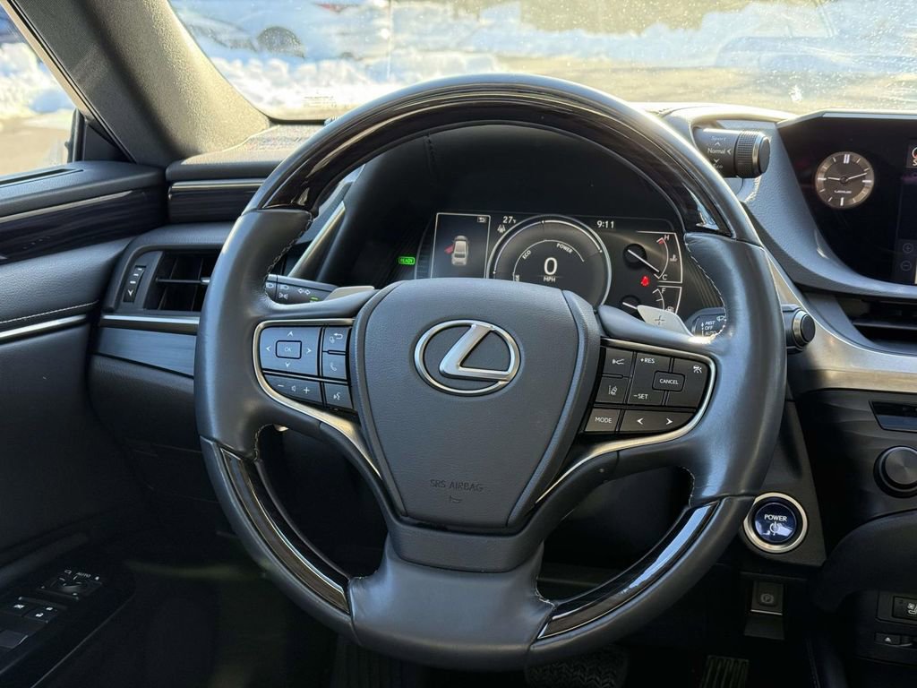 Used 2020 Lexus ES 300h w/ Accessory Package image 9
