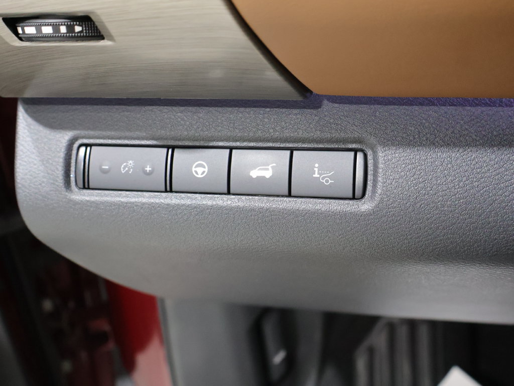 Used 2023 Nissan Pathfinder Platinum w/ Cargo Package AWD/4WD image 32