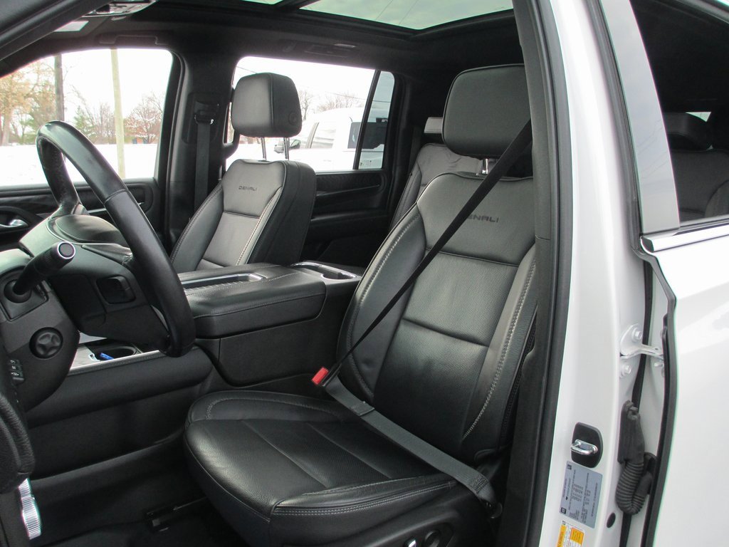 Used 2022 GMC Yukon XL Denali image 19