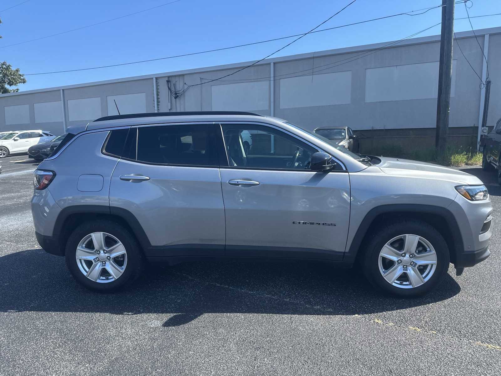 Used 2022 Jeep Compass Latitude w/ Sun and Sound Group image 4