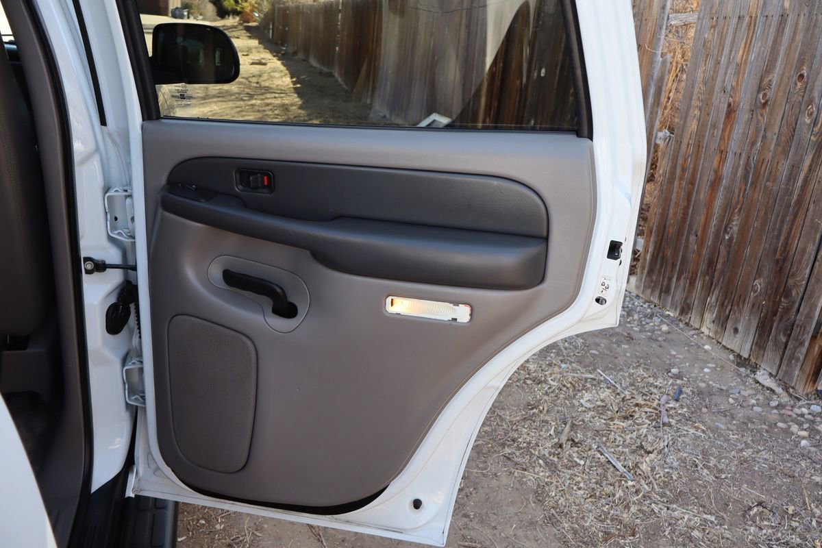 Used 2003 Chevrolet Tahoe LT image 25
