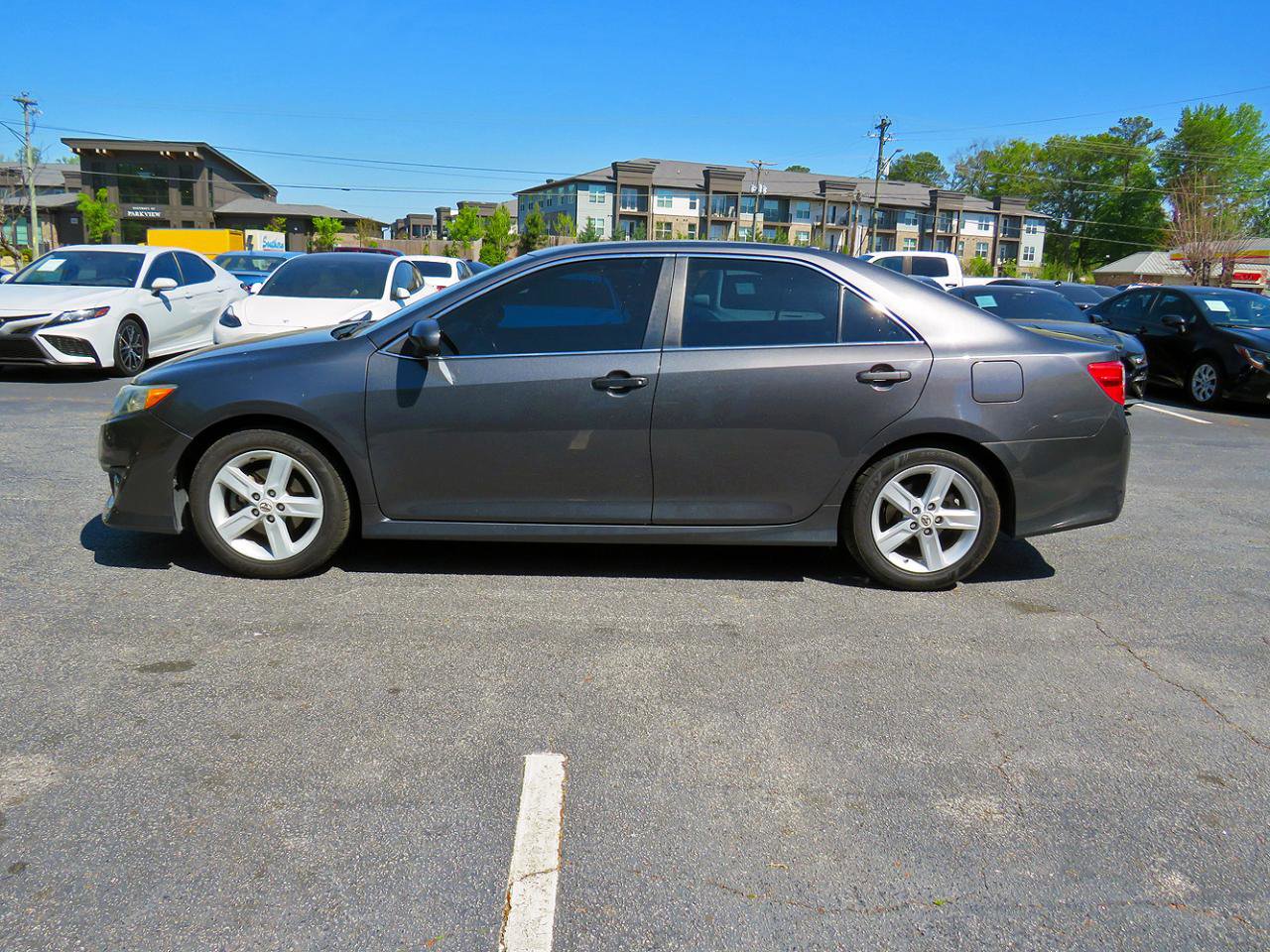 Used 2012 Toyota Camry SE FWD image 10