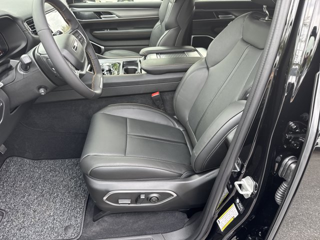 New 2026 Jeep Grand Wagoneer 4WD image 10