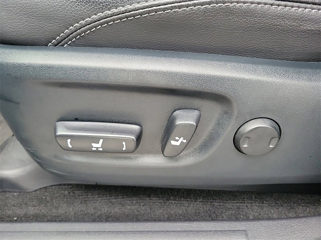 Used 2023 Toyota 4Runner Limited image 16