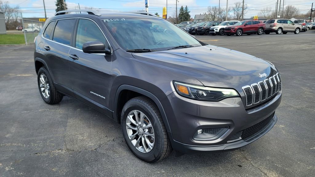 Used 2019 Jeep Cherokee Latitude Plus w/ Cold Weather Group image 16