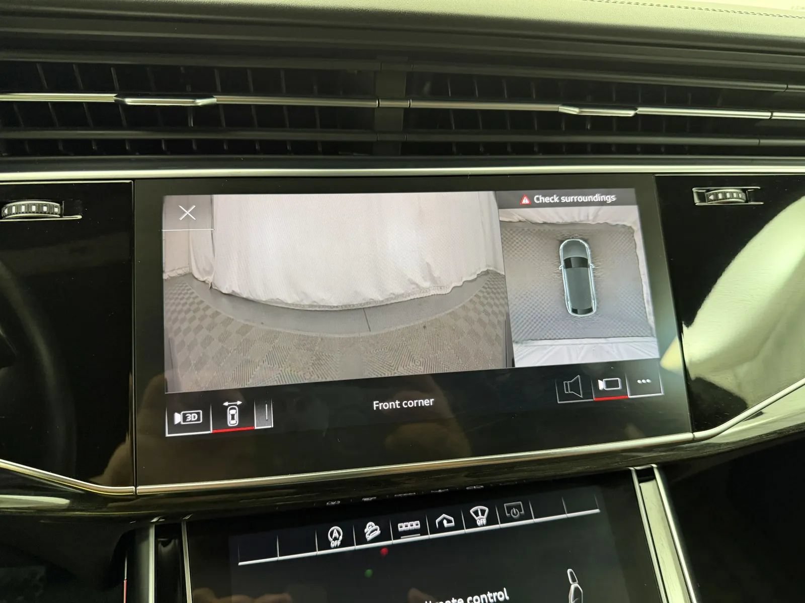 Used 2022 Audi Q8 Prestige AWD/4WD image 31