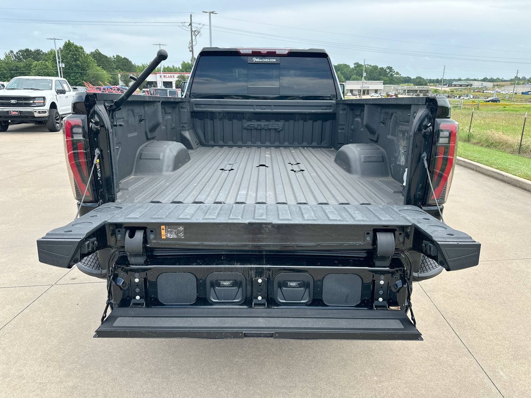 Used 2024 GMC Sierra 2500 AT4 w/ AT4 Preferred Package AWD/4WD image 25