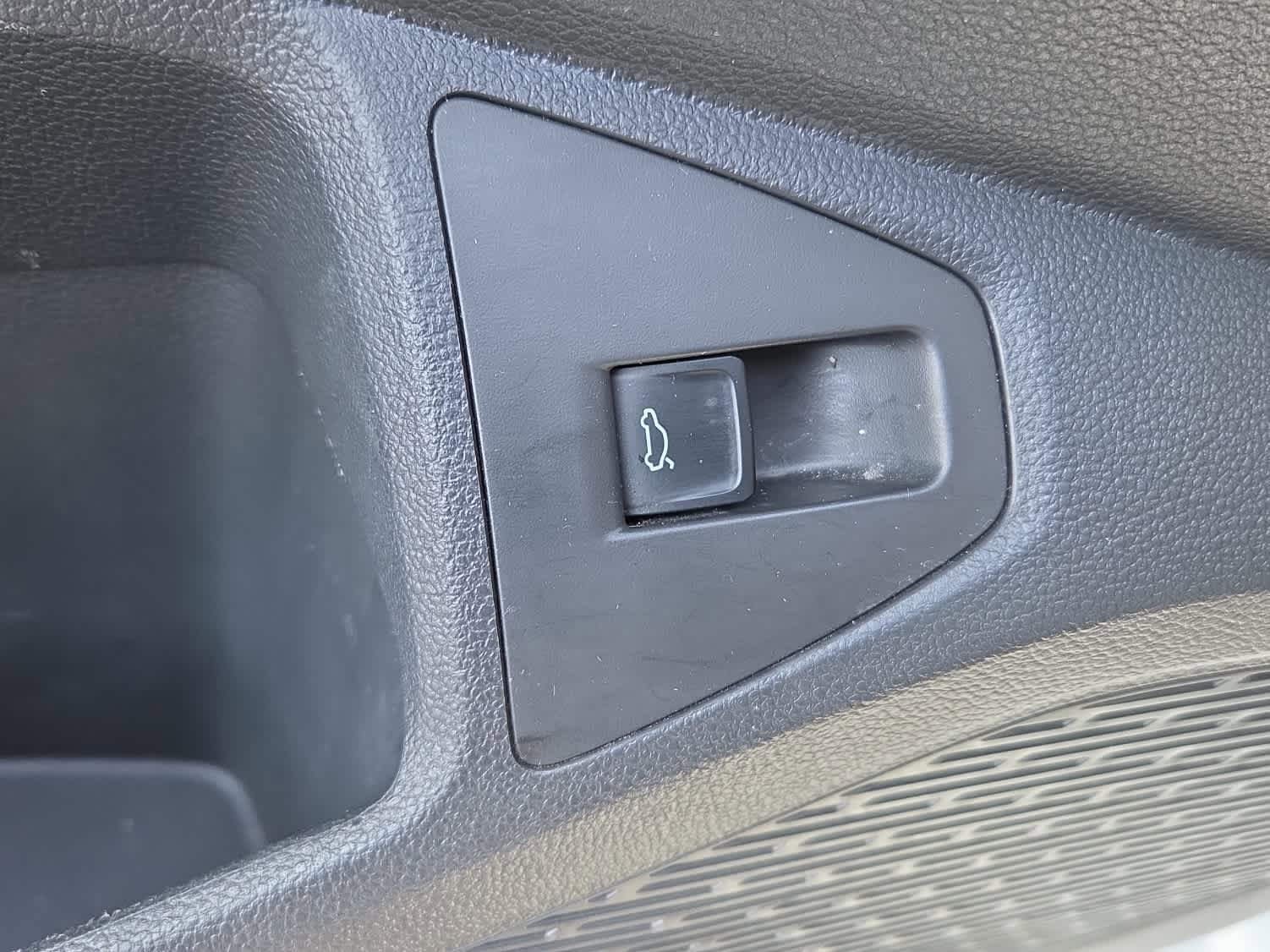 Used 2025 Volkswagen Jetta S image 12
