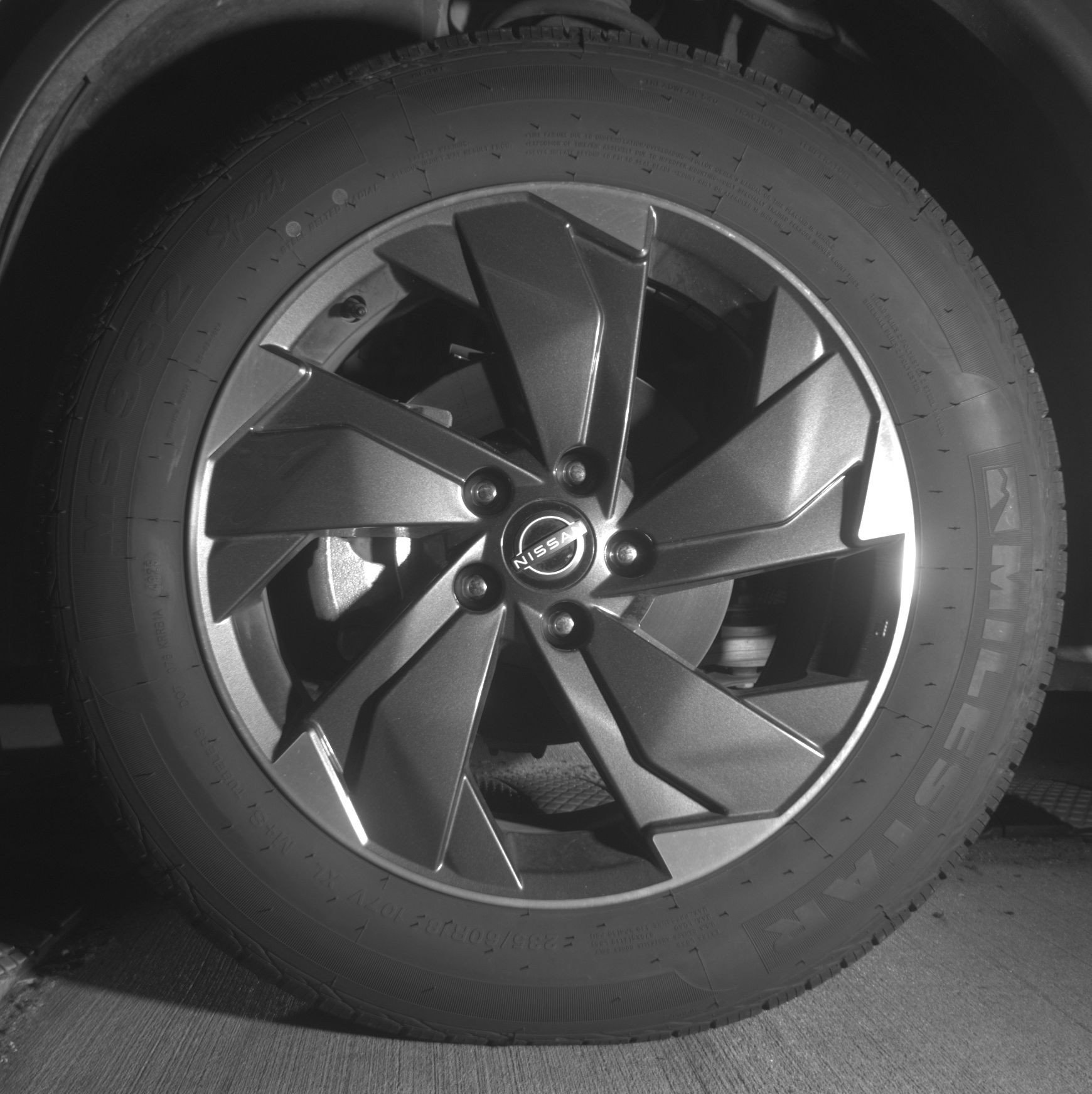 Used 2025 Nissan Rogue SV AWD/4WD image 12