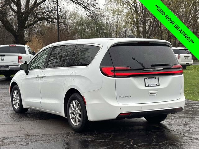 Used 2023 Chrysler Pacifica Touring-L video 2