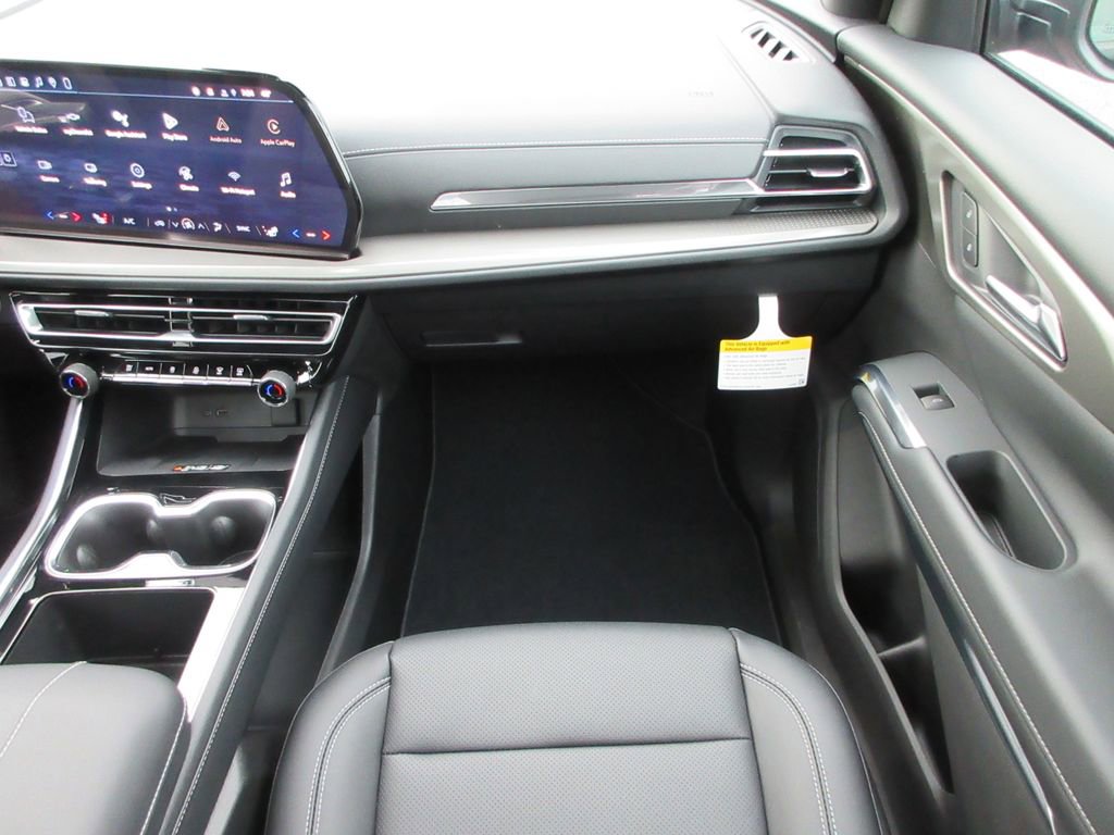 New 2026 Chevrolet Traverse LT w/ Sun and Wheel Package AWD/4WD image 16