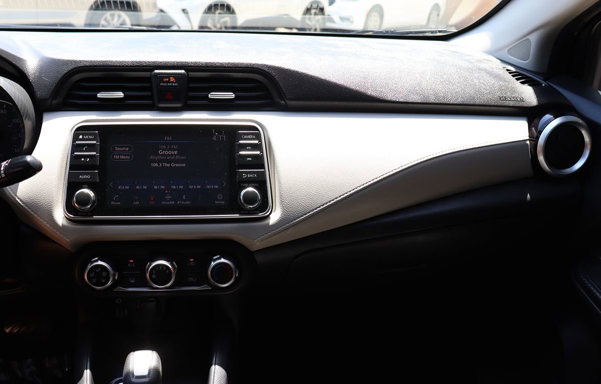 Used 2021 Nissan Versa SV FWD image 43