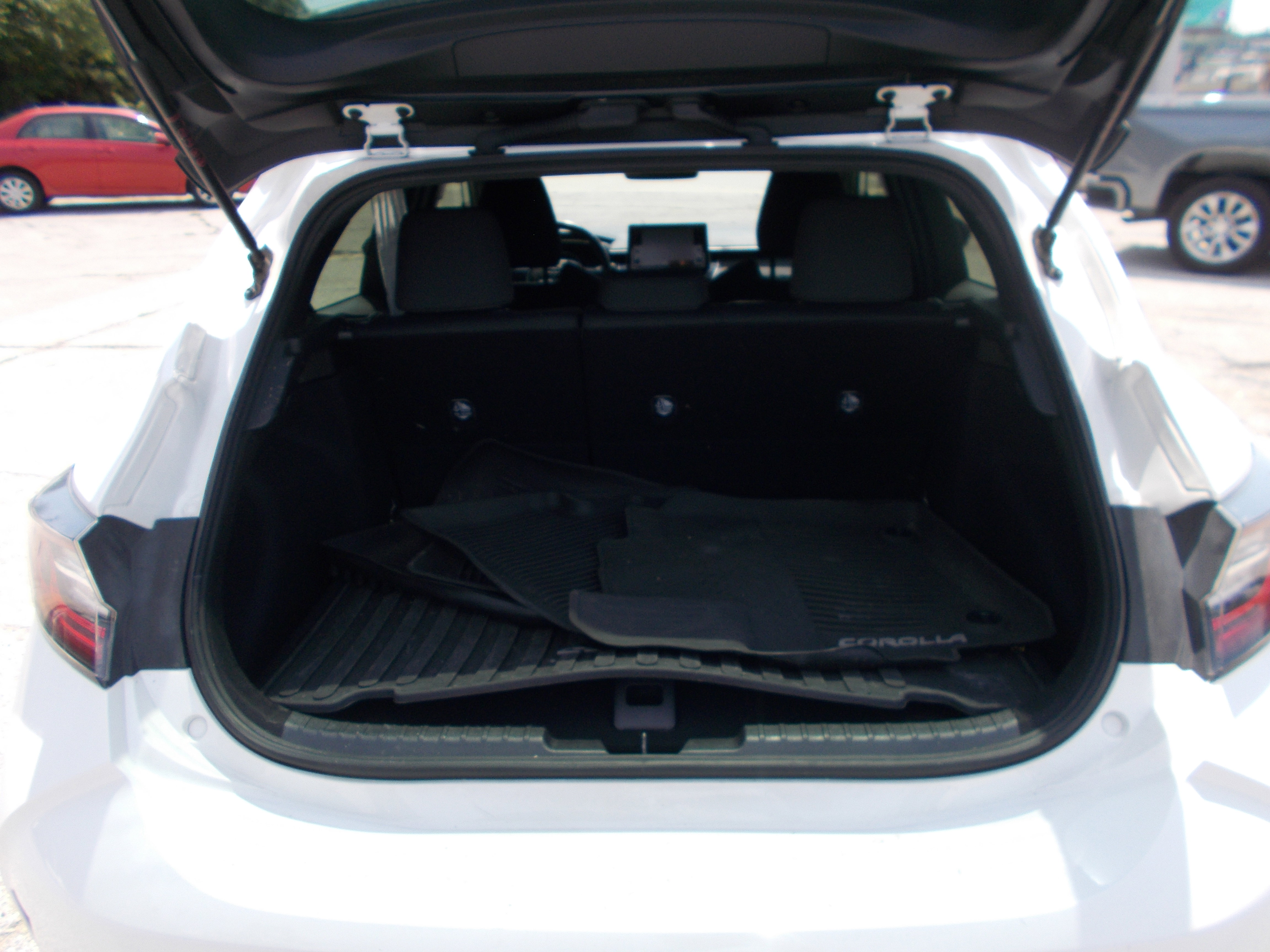 Used 2022 Toyota Corolla SE FWD image 9