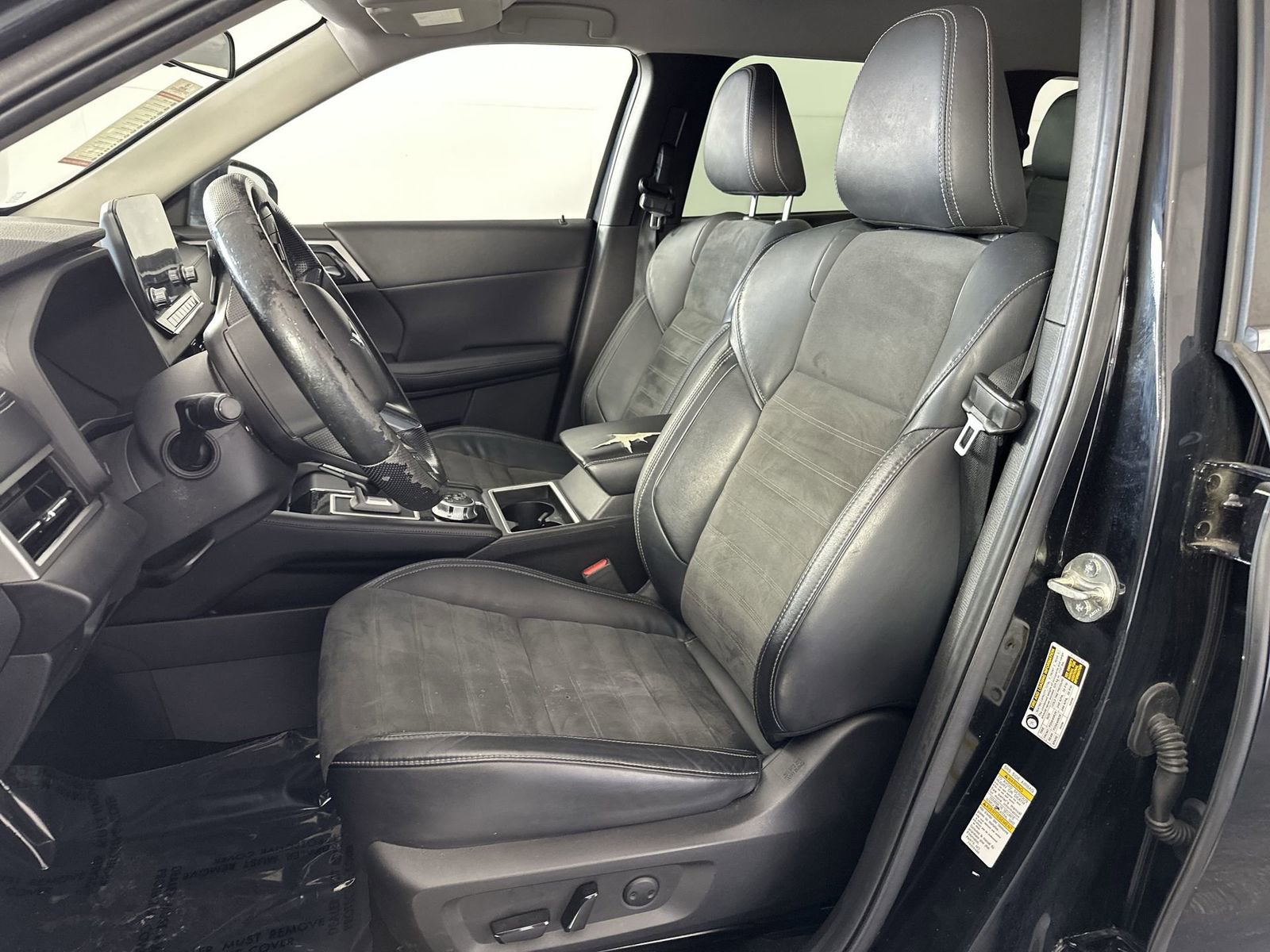 Used 2022 Mitsubishi Outlander SE image 11