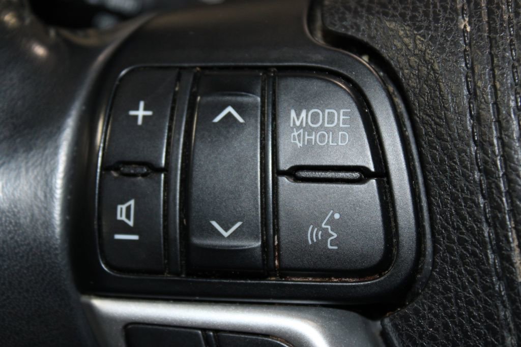Used 2018 Toyota Highlander XLE FWD image 25