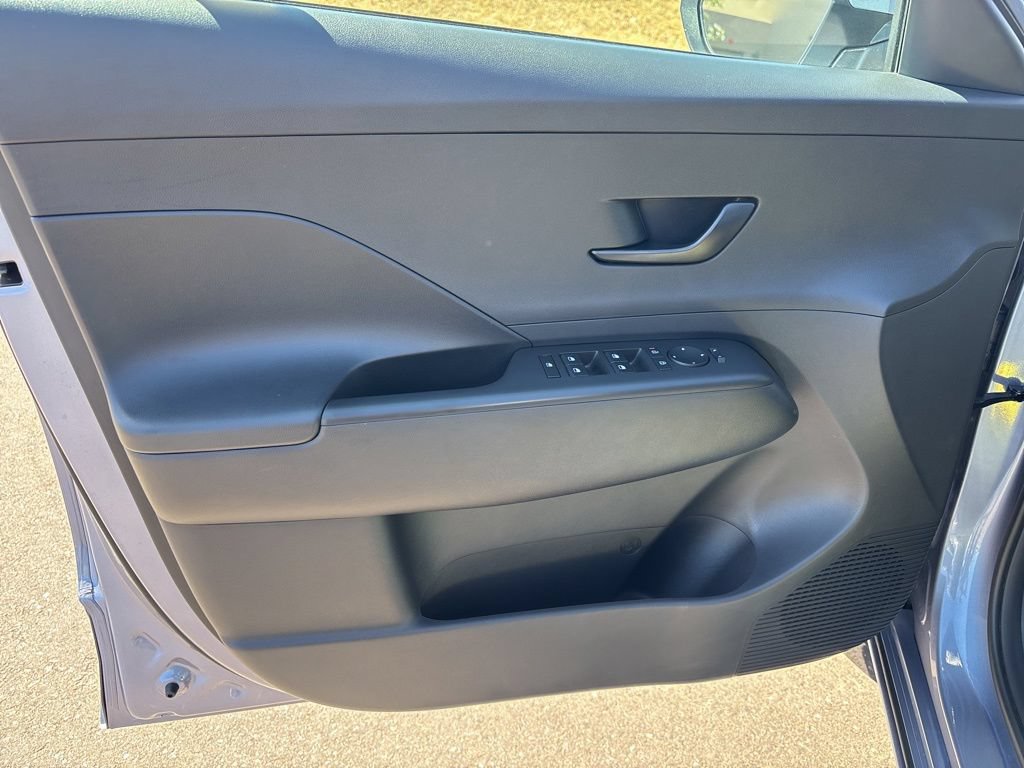 Certified 2024 Hyundai Kona SEL FWD image 11