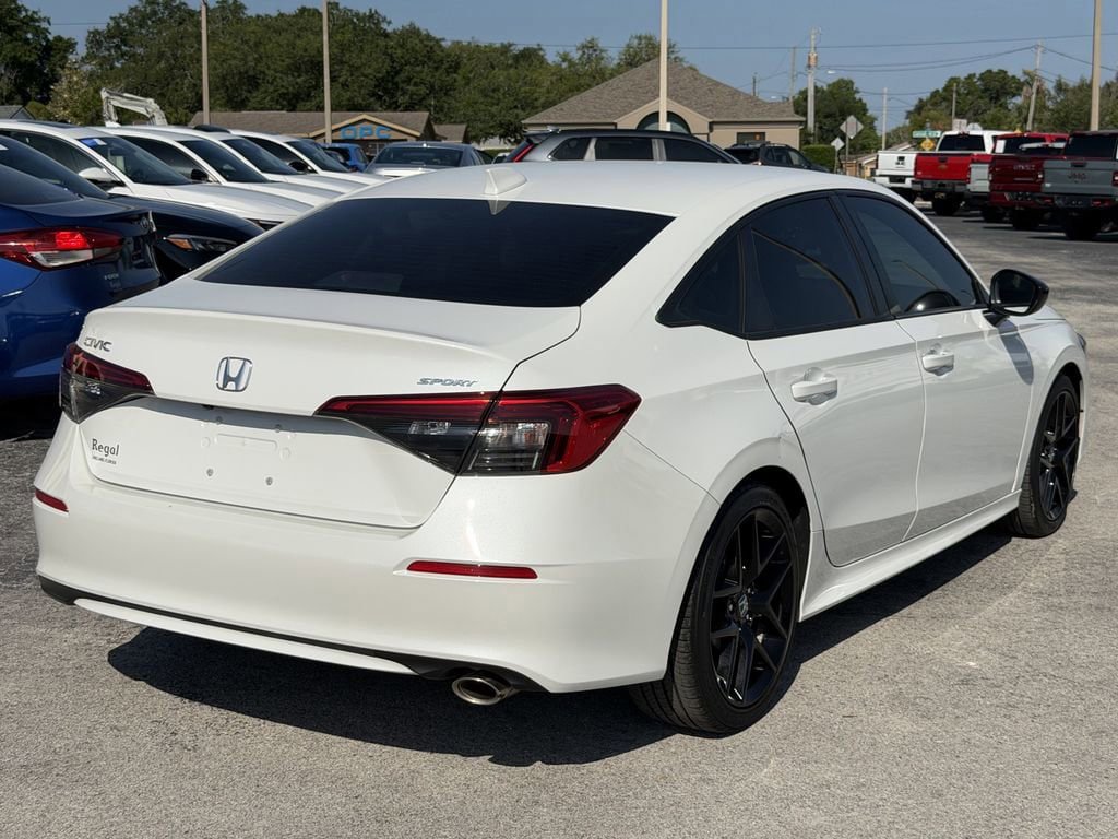 Used 2023 Honda Civic Sport image 5