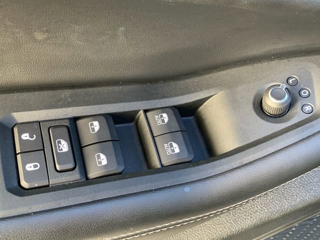 Used 2025 Jeep Grand Cherokee L Altitude image 28