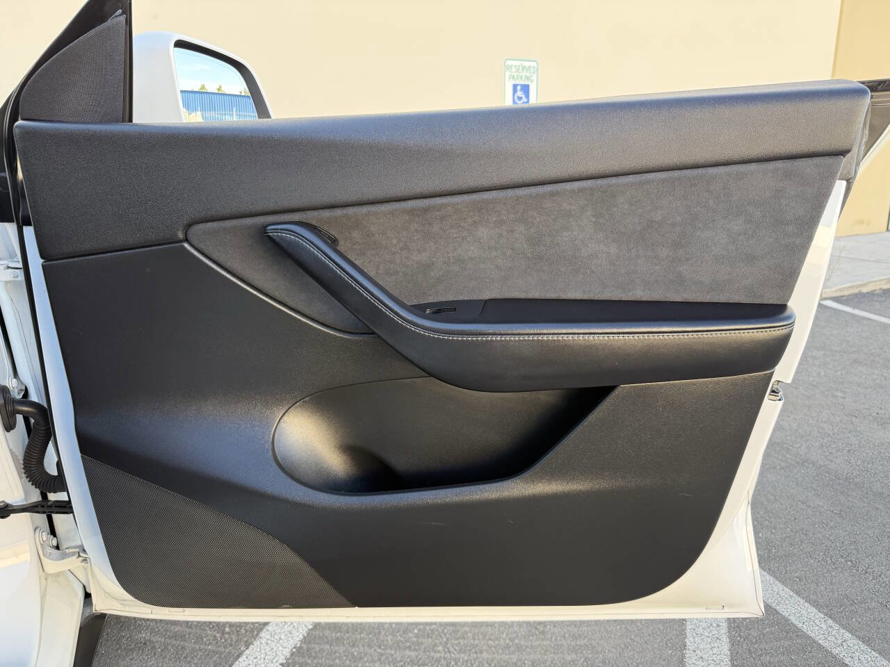 Used 2021 Tesla Model Y Long Range AWD/4WD image 28