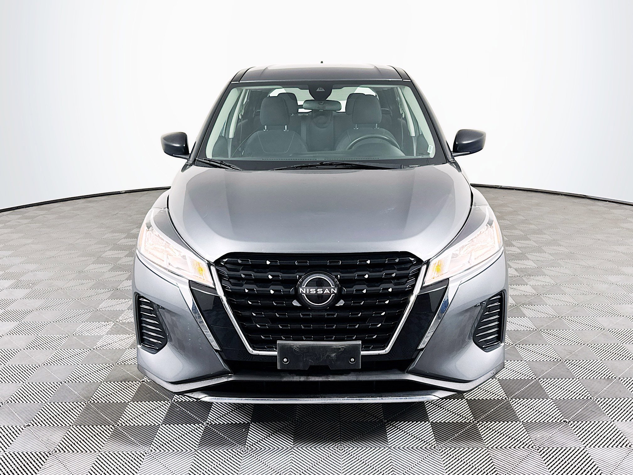 Used 2022 Nissan Kicks S image 2