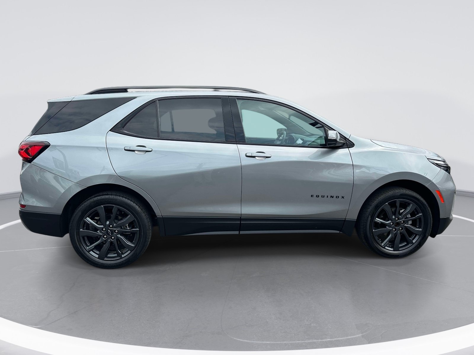 Certified 2024 Chevrolet Equinox RS w/ RS Leather Package AWD/4WD image 4
