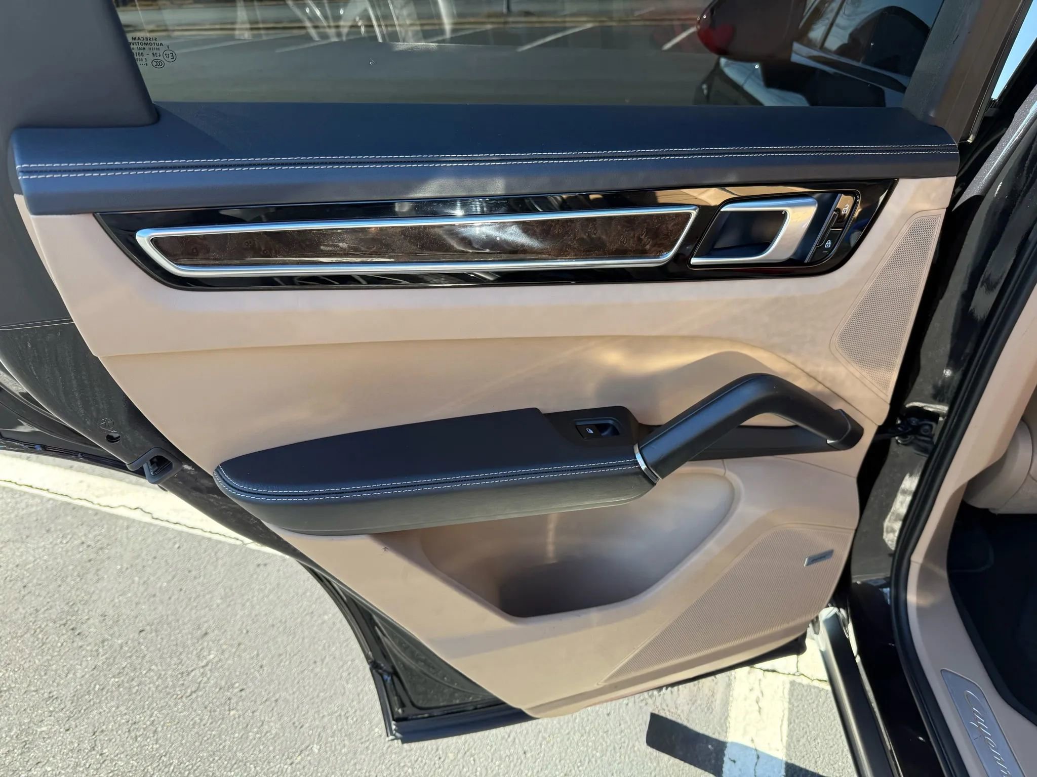 Used 2019 Porsche Cayenne S image 18