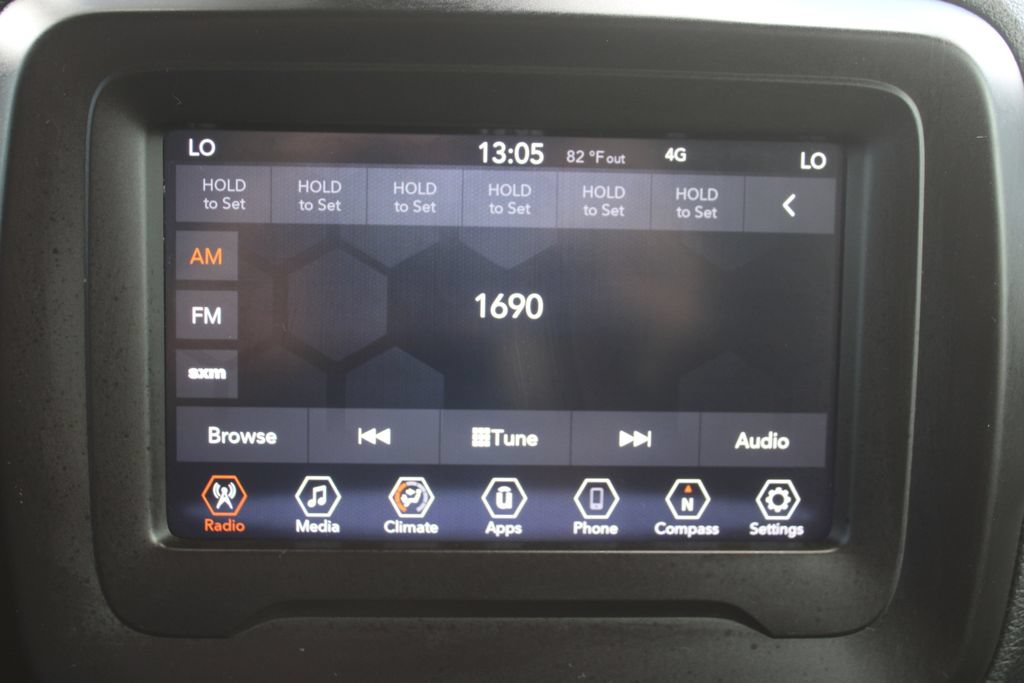 Used 2021 Jeep Renegade Latitude FWD image 38