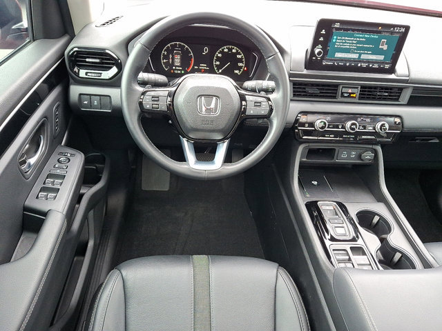 Certified 2025 Honda Pilot Touring image 12