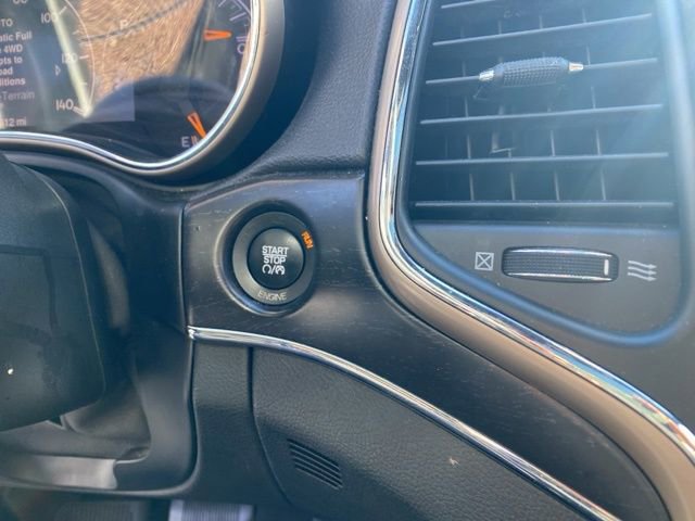 Used 2014 Jeep Grand Cherokee Limited w/ Luxury Group II image 30