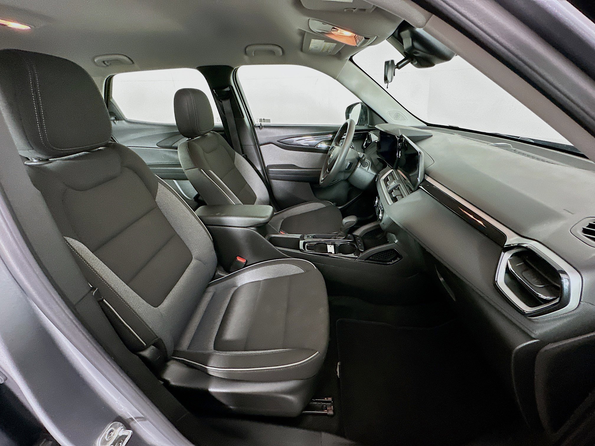 Used 2024 Chevrolet TrailBlazer LS image 28