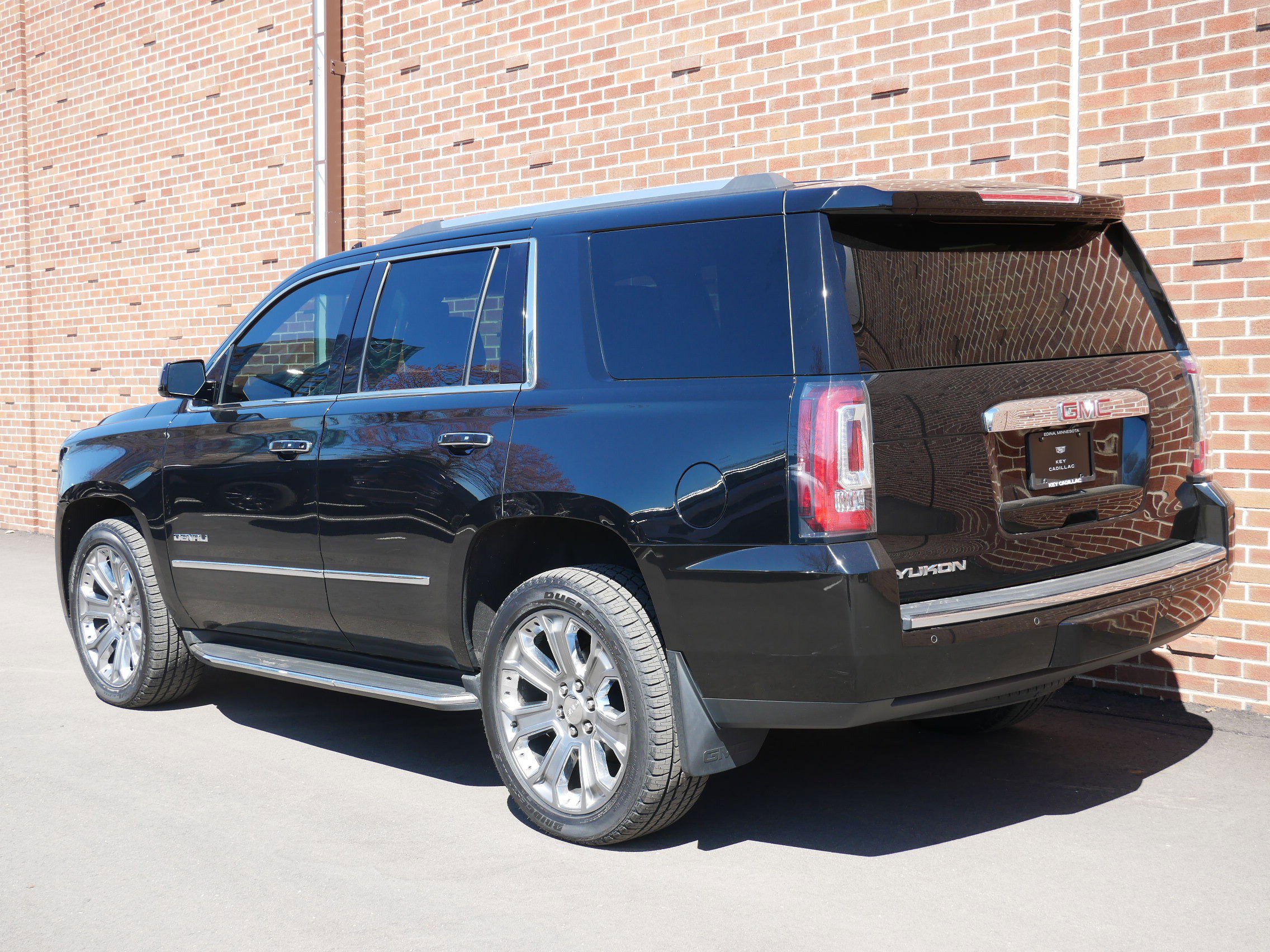 Used 2016 GMC Yukon Denali AWD/4WD image 3
