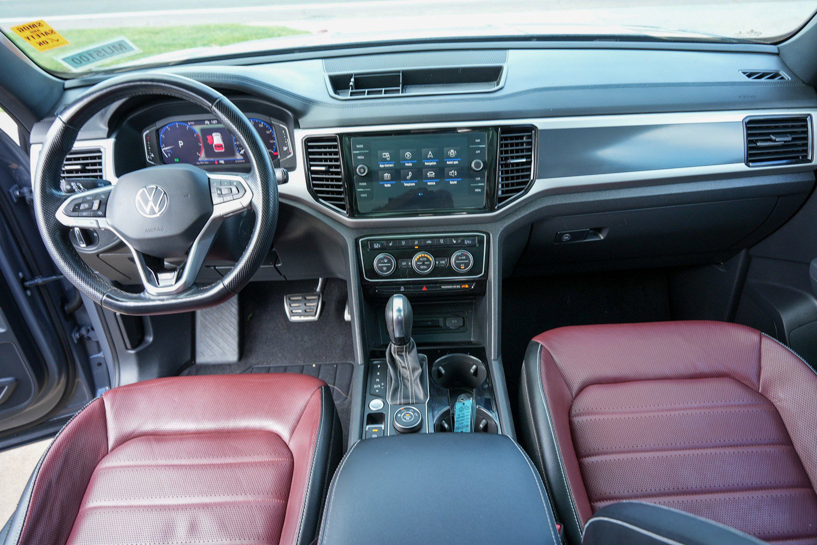 Used 2021 Volkswagen Atlas Cross Sport SEL Premium image 33