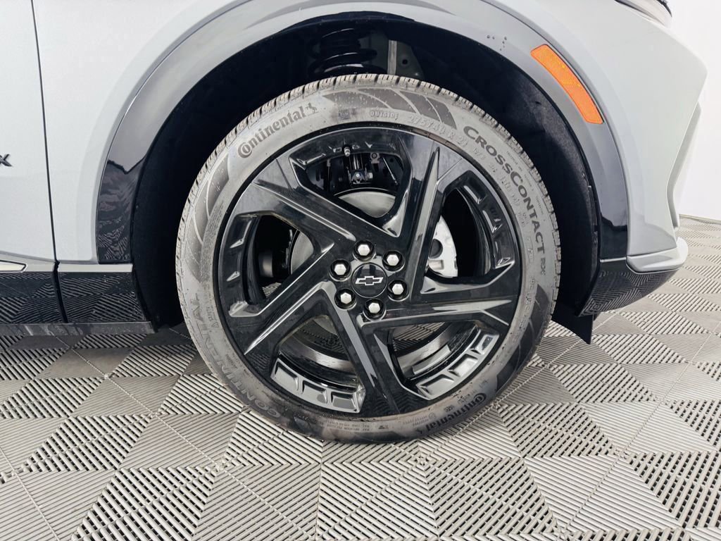 Used 2025 Chevrolet Equinox EV RS image 30