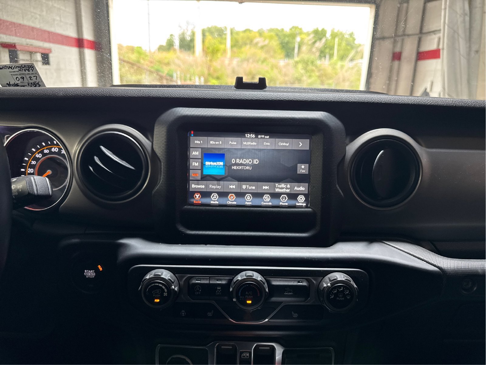 Used 2021 Jeep Gladiator Sport AWD/4WD image 15