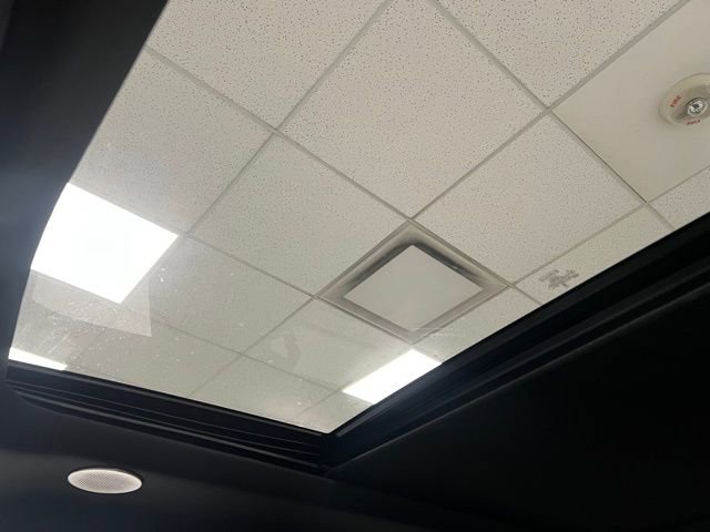 Used 2023 Ford F150 Lariat w/ Equipment Group 502A High image 46