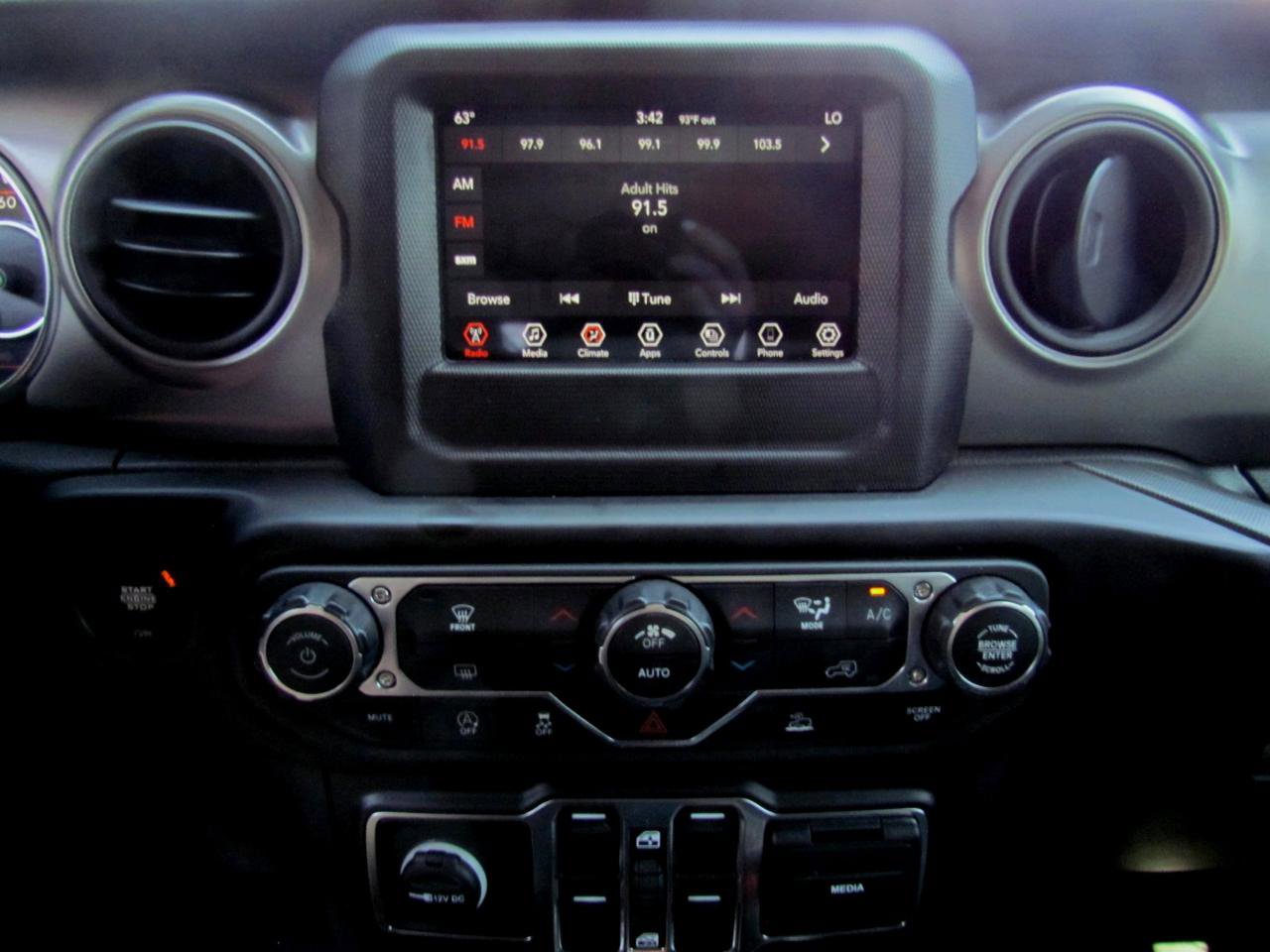 Used 2022 Jeep Wrangler Unlimited Sport AWD/4WD image 35