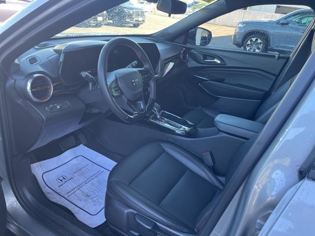 Used 2025 Chevrolet Trax RS w/ Driver Confidence Package image 5