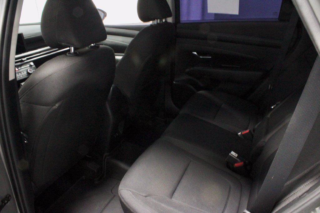 Used 2025 Hyundai Tucson SE FWD image 20